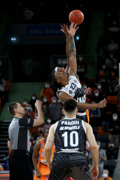 成了全队的 成了全队的